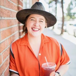 Meet your Posher, Elizabeth